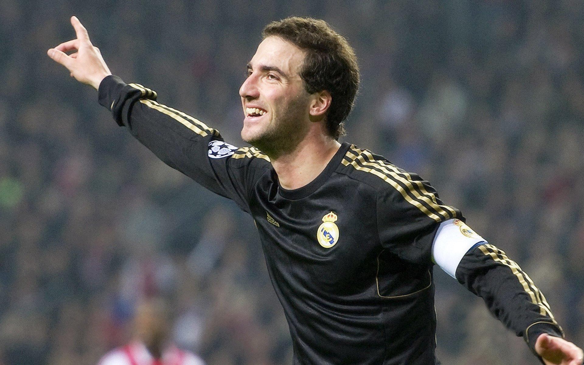 电商大佬，内马尔和大罗共同参加美客多年度发布会